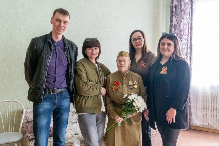 Поздравление ветеранов с Днём Победы