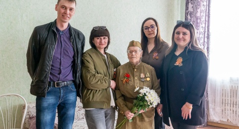 Поздравление ветеранов с Днём Победы